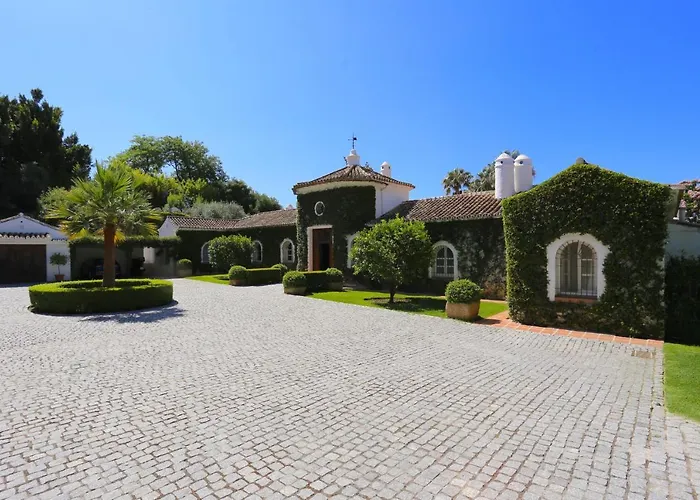 El Almendral Premium Villa Marbella Hill Club