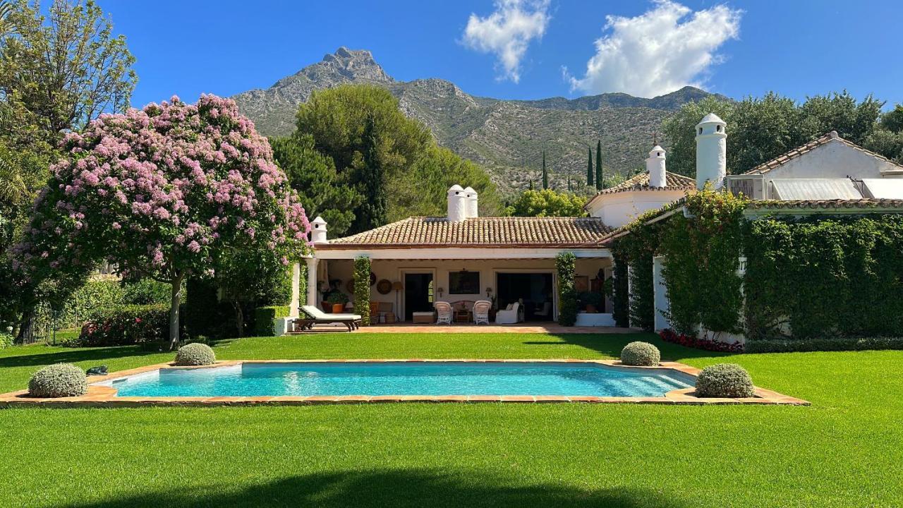 Villa El Almendral Premium Hill Club