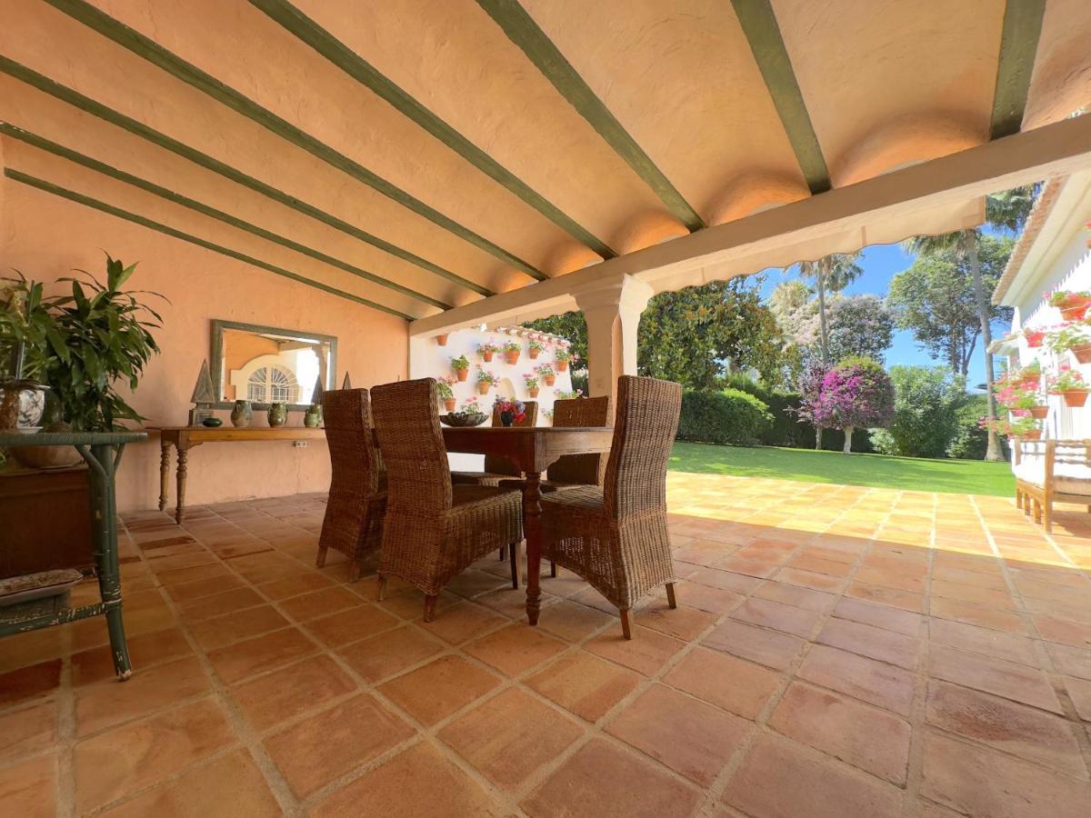 Villa El Almendral Premium Hill Club *