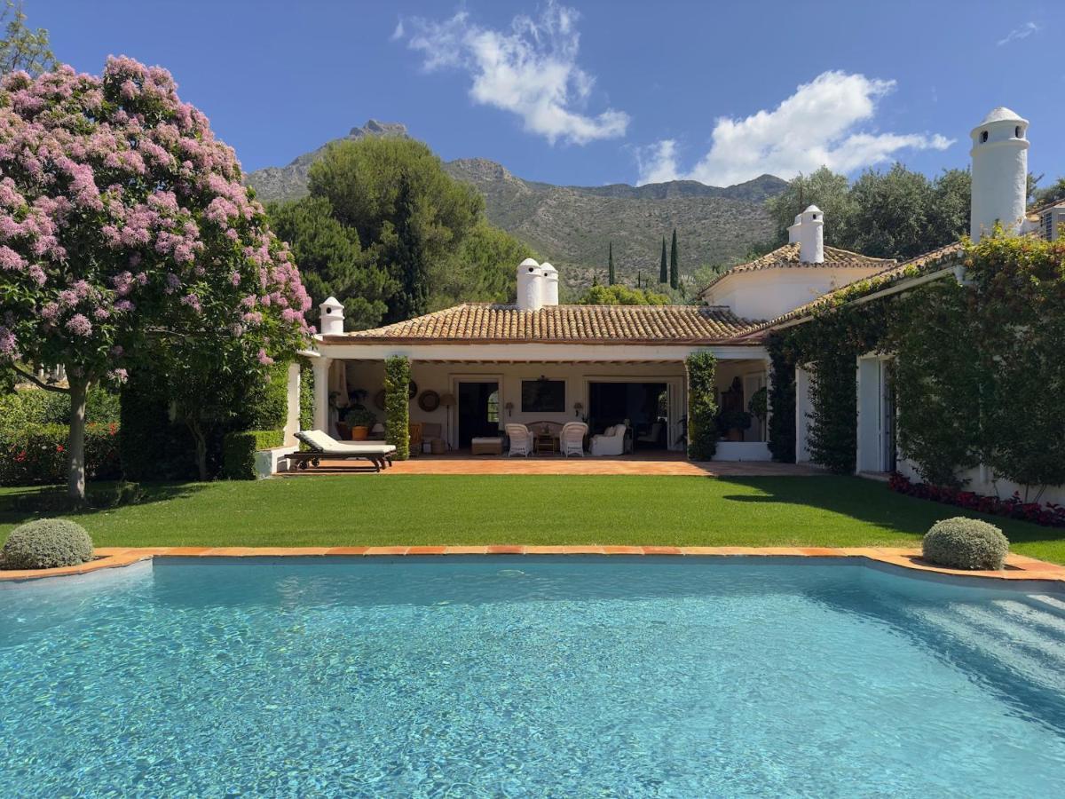 Villa El Almendral Premium Hill Club